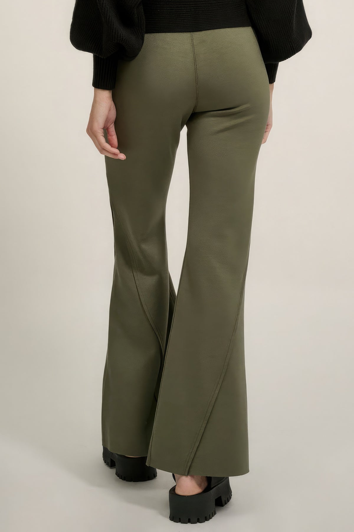 Solid Raw Edge Expose Seam Flare Pants.