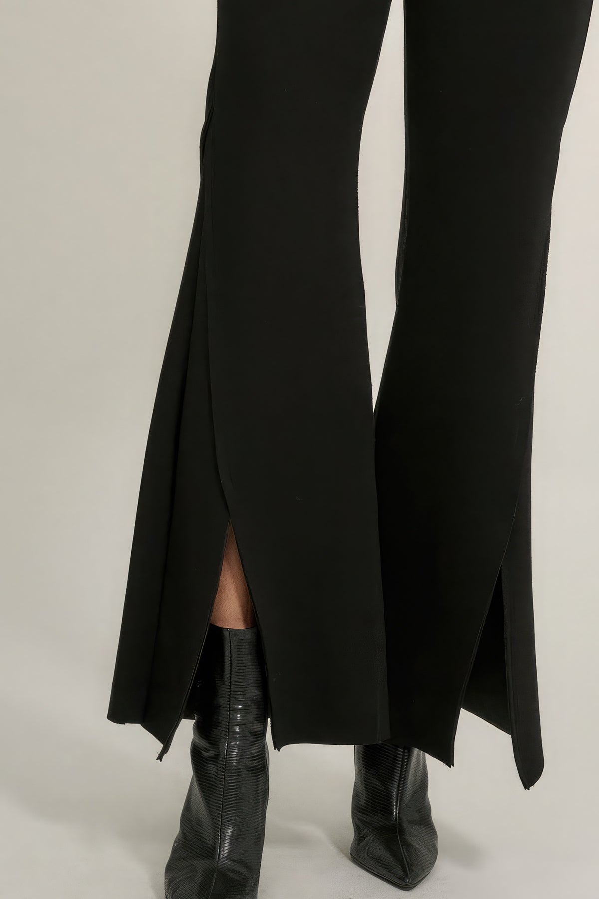 Solid Raw Edge Expose Seam Flare Pants.